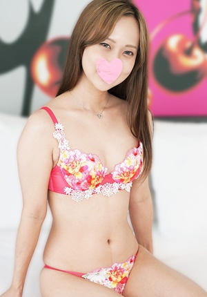 FC2-PPV-3081007 【無修正】【2射精】秋葉原の人気コンカフェ店員。新規の『ファン』を得るため出勤前に中出し交尾の枕営業。熾烈極まる業界で生き残るため、心と体を笑顔で売るコンカフェ闇の実態